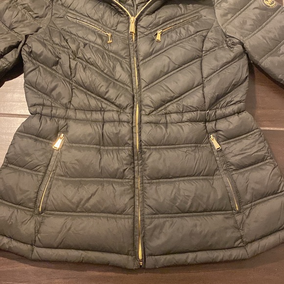 Michael Kors Down Puffer Jacket in Hunter Green - Picture 4 of 7